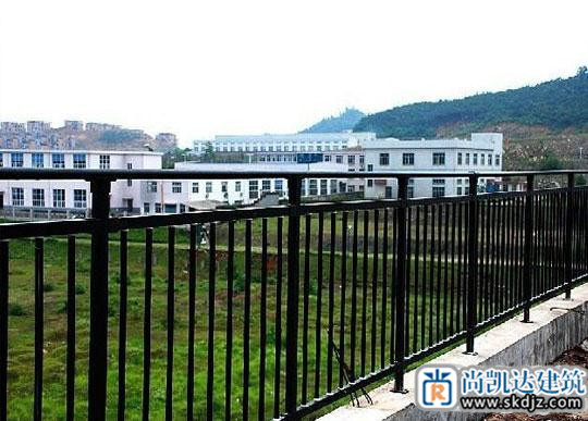 围墙栏杆