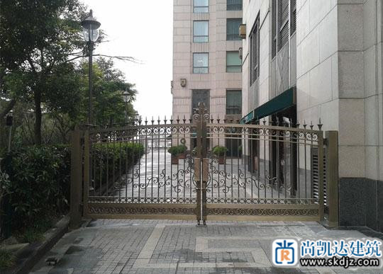  铁艺大门
