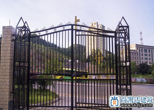  铁艺大门